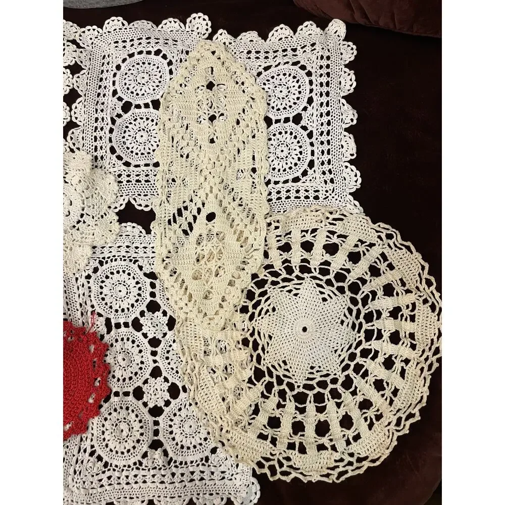(Lot of 8) VTG Crochet Table Runners & Doilies Various Sizes And Color White Red